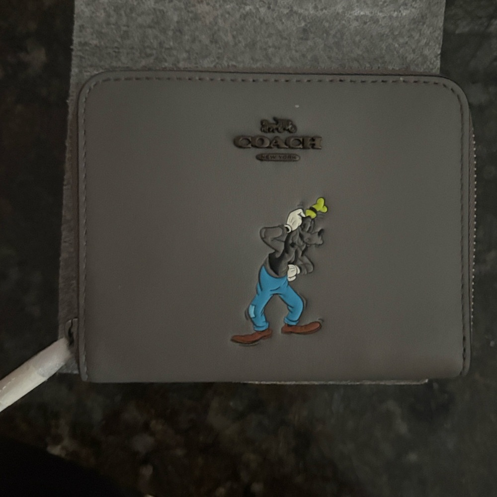 Coach NWT LE Goofy medium zip leather wallet